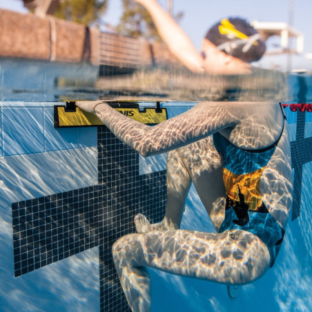 FINIS Backstroke Start Wedge - Dispositif départ dos natation - pour travailler le départ en dos FINIS Backstroke Start Wedge - Dispositif départ dos natation - pour travailler le départ en dos