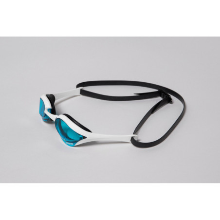 ARENA Cobra Ultra Swipe - Blue White Black - Lunettes Natation Blanc et Bleu | Les4Nages ARENA Cobra Ultra Swipe - Blue White Black - Lunettes Natation Blanc et Bleu | Les4Nages