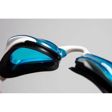 ARENA Cobra Ultra Swipe - Blue White Black - Lunettes Natation Blanc et Bleu | Les4Nages ARENA Cobra Ultra Swipe - Blue White Black - Lunettes Natation Blanc et Bleu | Les4Nages