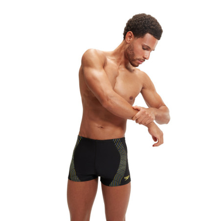 SPEEDO Tech Print Aquashort Black Yellow - Boxer Natation | Les4Nages SPEEDO Tech Print Aquashort Black Yellow - Boxer Natation | Les4Nages