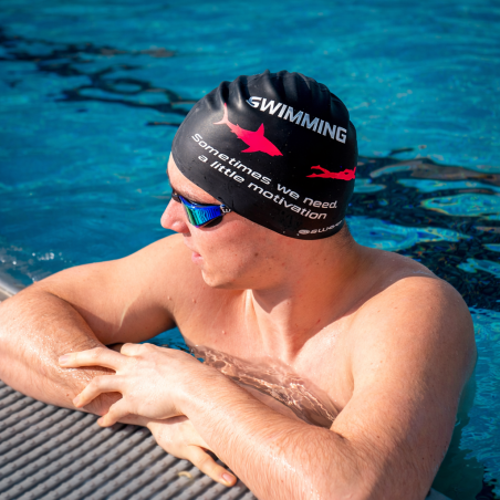 Bonnet SWEAMS Shark Motivation - Red White | Les4Nages Bonnet SWEAMS Shark Motivation - Red White | Les4Nages