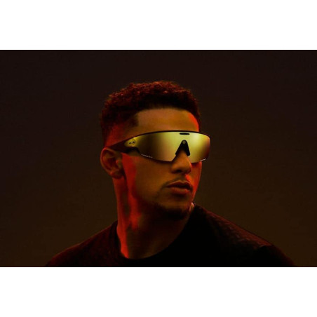 OAKLEY META VANGUARD AI Black avec Verres Prizm 24K - Lunettes solaires connectées avec Caméra et écouteurs intégrés | Les4Nages