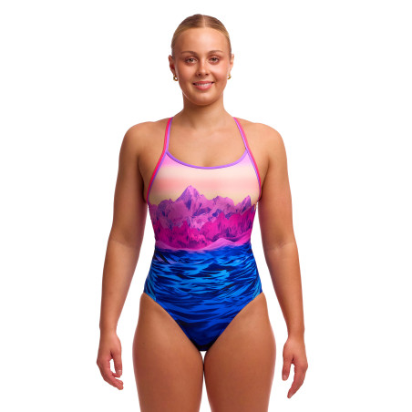FUNKITA Pink Peaks - Diamond Back - Maillot Femme 1 piece Natatiion | Les4Nages FUNKITA Pink Peaks - Diamond Back - Maillot Femme 1 piece Natatiion | Les4Nages
