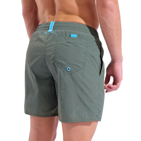 Short de Plage ARENA Men's Beach Boxer Arena Solid SAGE | Les4Nages Short de Plage ARENA Men's Beach Boxer Arena Solid SAGE | Les4Nages